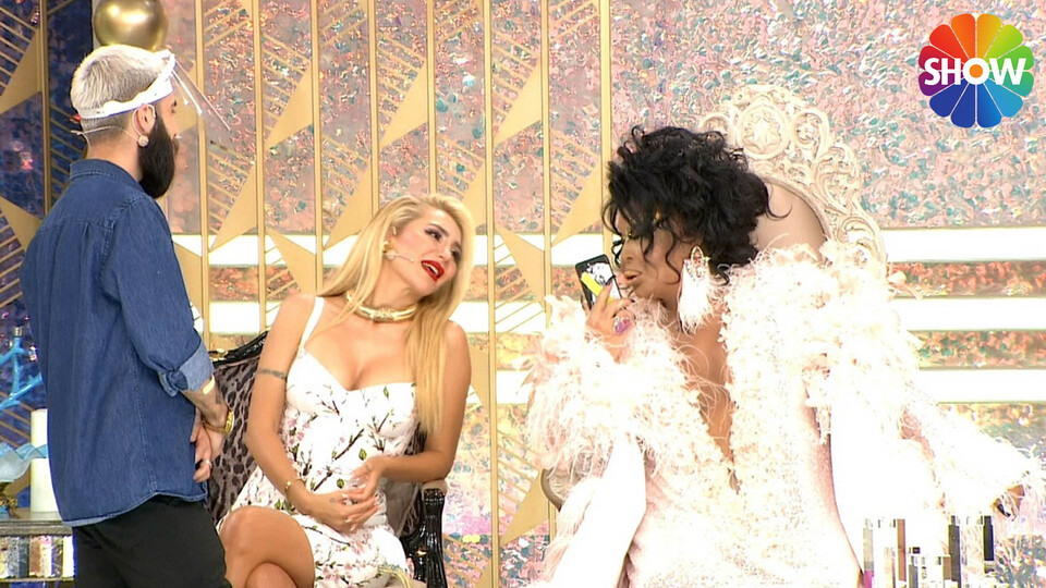 Bülent Ersoy'dan yayında sürpriz telefon konuşması!