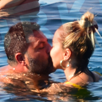 Ece Erken ayrıldığı sevgilisiyle tatilde