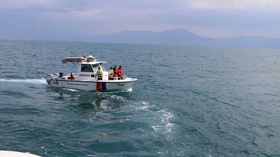 Van'daki tekne faciasında 3 kişi tutuklandı