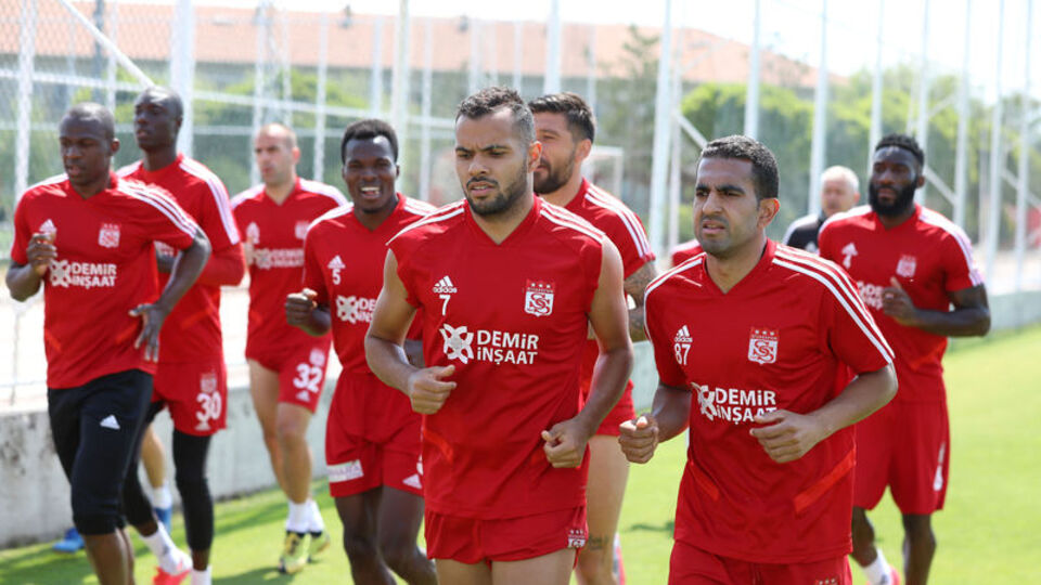 Sivasspor, Kasımpaşa'ya konuk oluyor