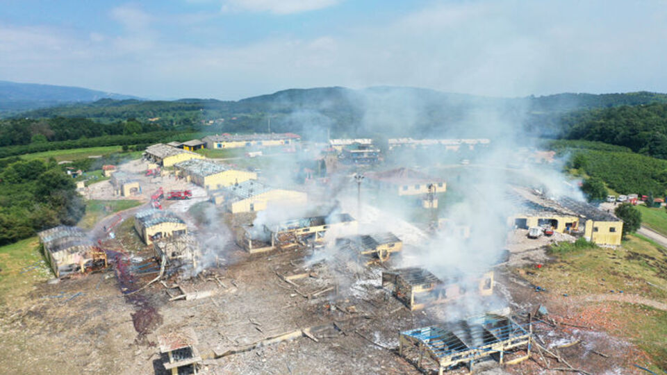 Sakarya Hendek havai fişek patlaması son durum