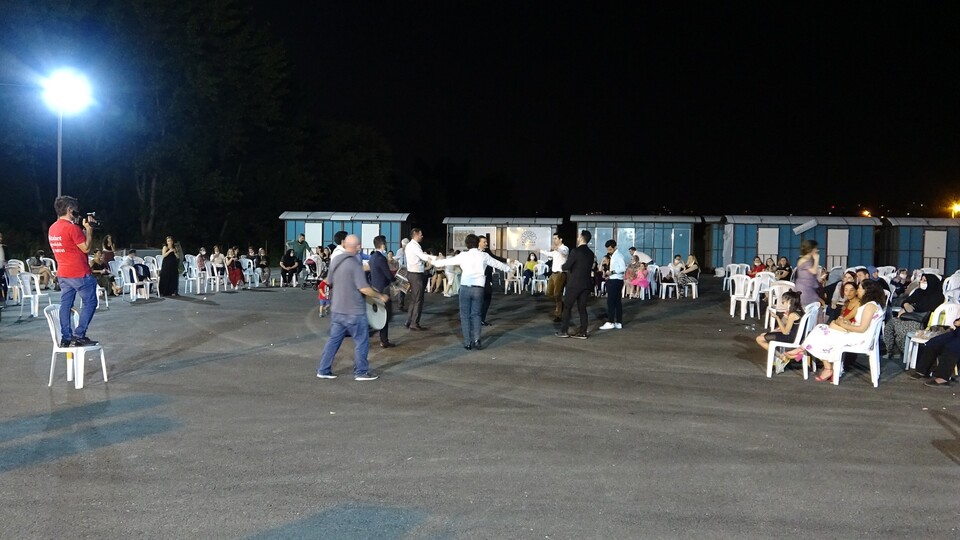 Düğünde polisten sürpriz uyarı