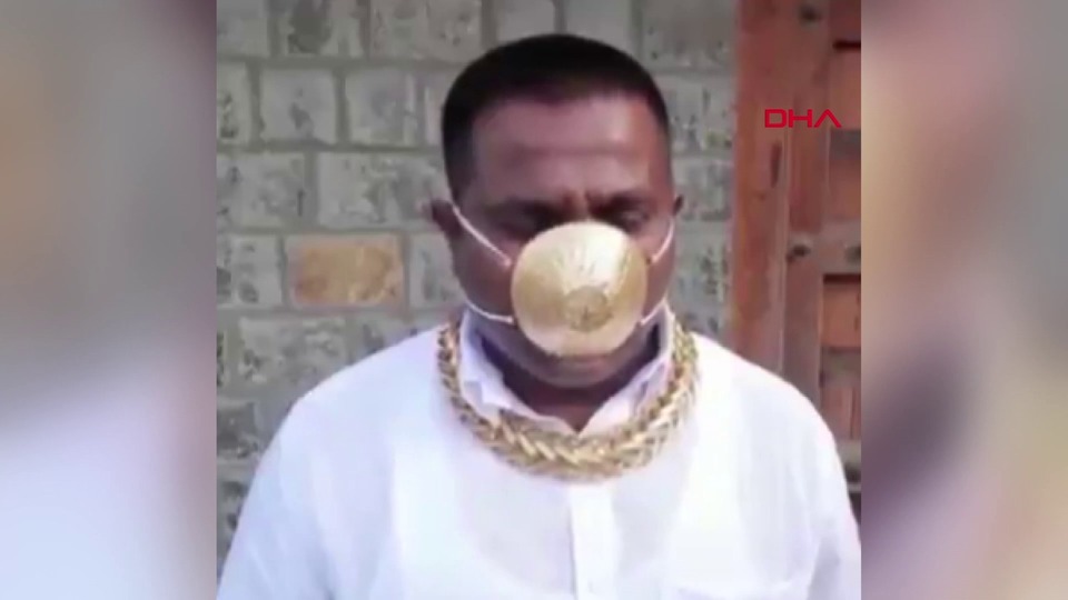 Hindistan'da virüse karşı altın maske yaptırdı