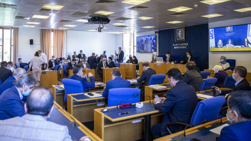 Çoklu Baro teklifi Adalet Komisyonu'ndan geçti