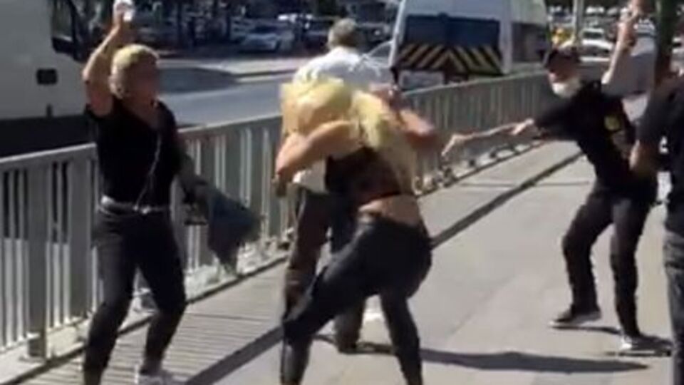 Kadınlardan meydan dayağı!