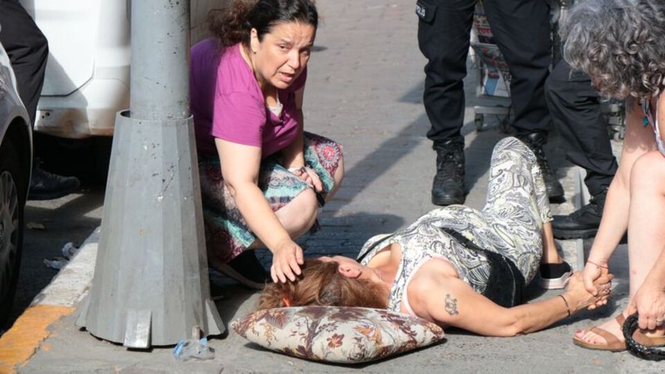 Sevgilisini cadde ortasında vurdu