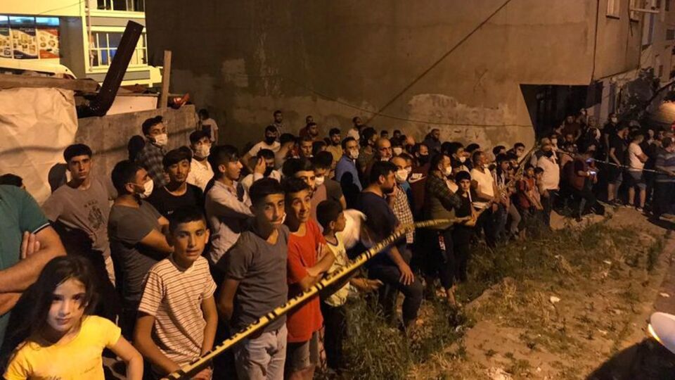 Asılsız ihbar vatandaşları sokağa döktü