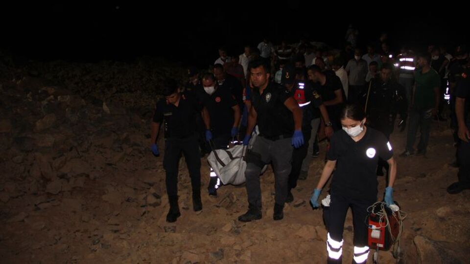 Gölete giren genç boğuldu