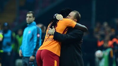 Gelen Gomis'i arattı!