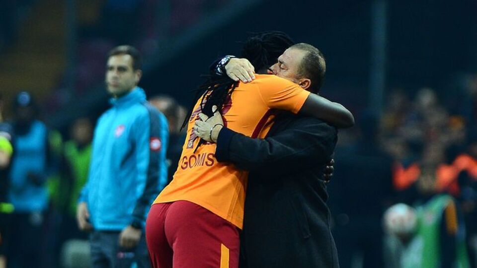 Gelen Gomis'i arattı!