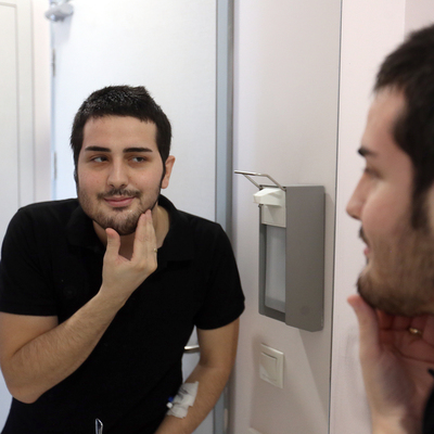 Yüzünün yarısı alınmıştı! Bacaktan yüz nakli...