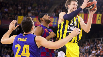 Barcelona, Kuric'in sözleşmesini uzattı