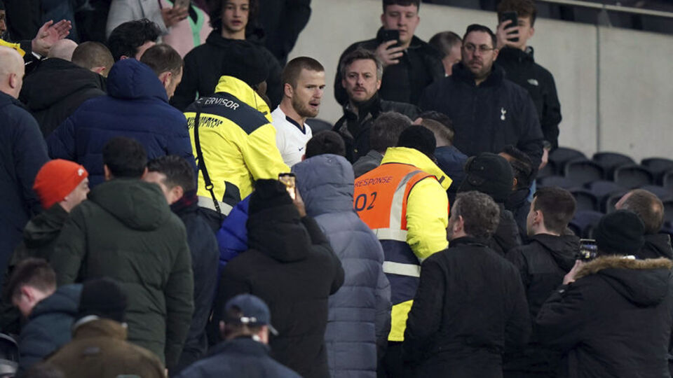 Tribünde taraftar kovalayan Dier'e ceza