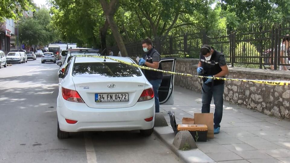 İstanbul'da silahlı soygun! Banka çıkışı gasp ettiler!