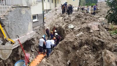 Kütahya'da 2 işçi göçük altında kaldı