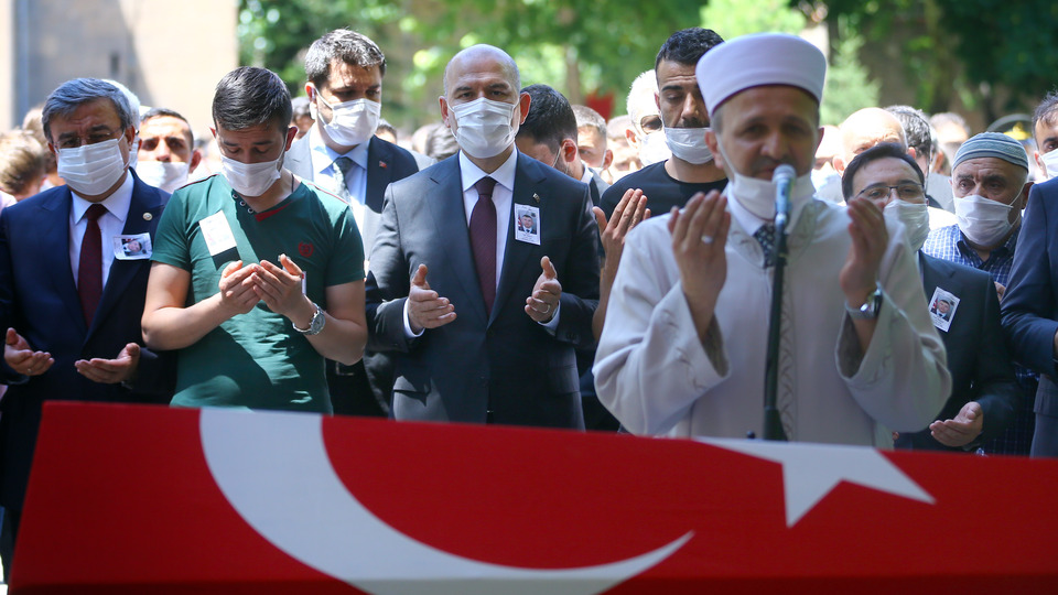 Patlamada şehit olan askerler için son görev