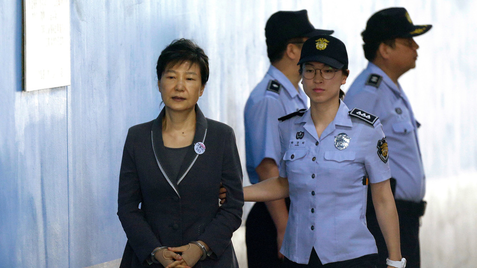 Güney Kore eski Cumhurbaşkanı'na 20 yıl hapis!