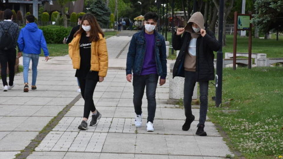 18 yaş altına tek başına seyahat kararı