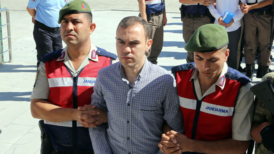 Külliye yakınına bomba atan pilottan inkar!