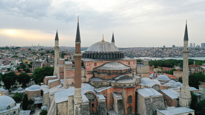 Ayasofya'da ibadetin yolu açıldı