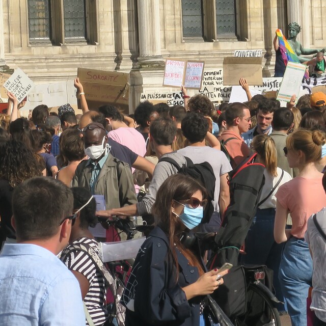 Fransa'da yeni kabinedeki iki bakana protesto!