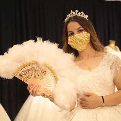 Dünyanın en pahalı maskelerinden olabilir! Altınla kapladı