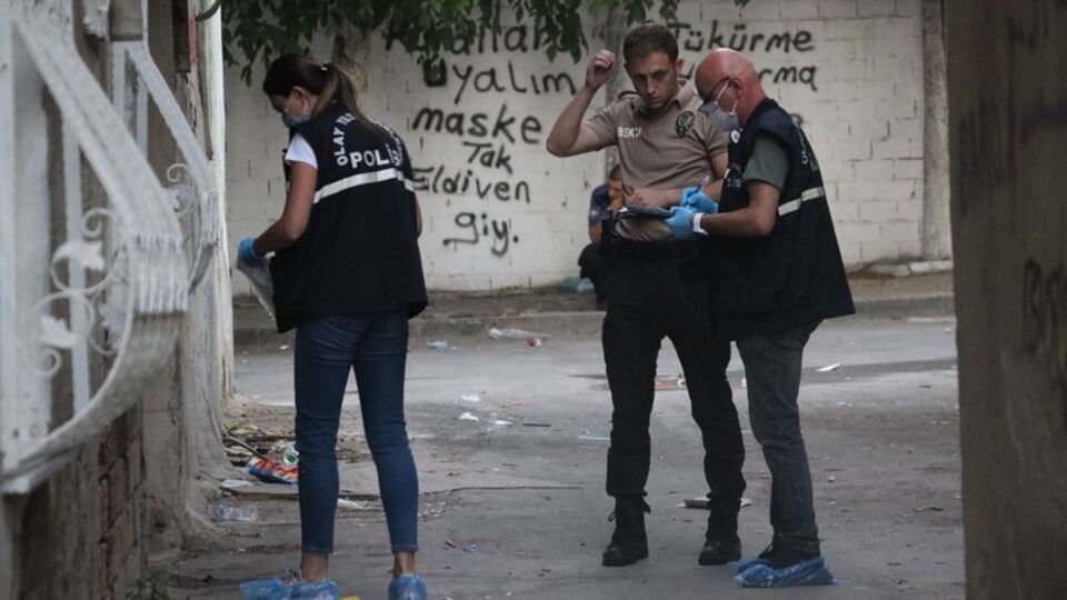 Bıçakla yaralanan kadın kurtarılamadı