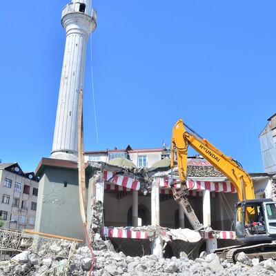 Kıblesi yanlış olan cami 64 yıl sonra yıkıldı