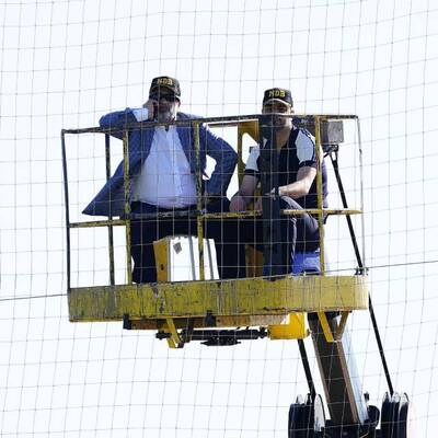 Murat Sancak, maçı vinçten izledi!