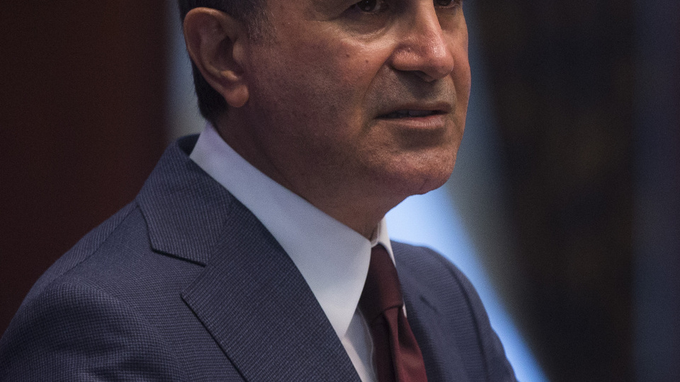 Çelik: Başka devletlerin argümanları üzerinden eleştiri kimlik bunalımıdır