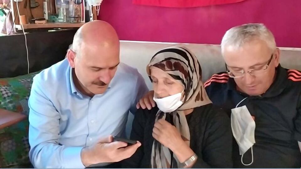 Cumhurbaşkanı şehit ailesiyle görüştü