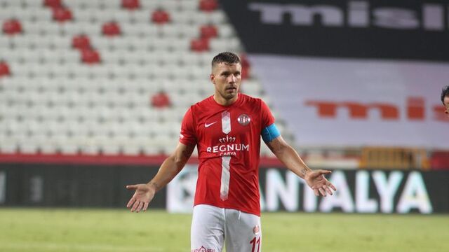 Podolski'den ayrılık sinyali!