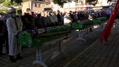 Selde hayatını kaybeden aileye gözyaşlarıyla veda