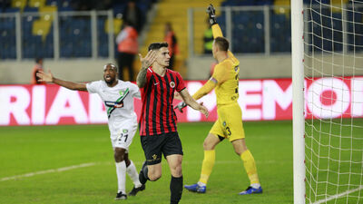 Alman devlerinden kanca!