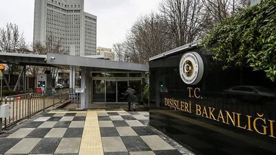 Türk bayrağına çirkin saldırıya kınama!