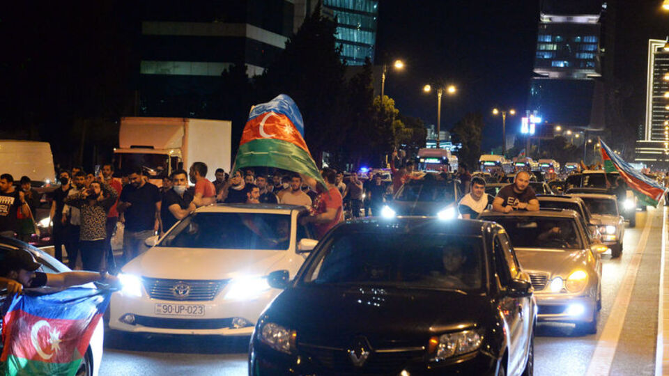 Azerbaycan halkından seferberlik talebi