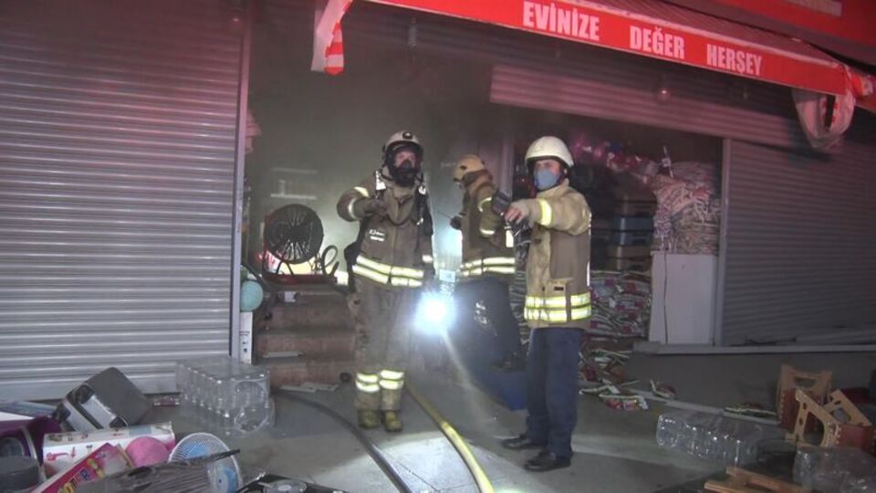 Bağcılar'da çok sayıda iş yerinde yangın