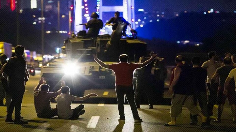 O fotoğraftaki polis 15 Temmuz gecesini anlattı!