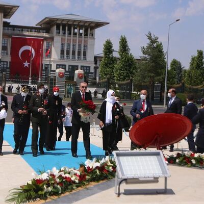 Ankara'da 15 Temmuz töreni! Anıta çiçek, Gazi Meclis'te tören