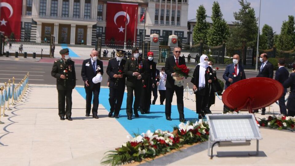 Ankara'da 15 Temmuz töreni! Anıta çiçek, Gazi Meclis'te tören