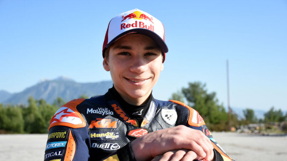 Deniz Öncü İspanya'da piste çıkıyor