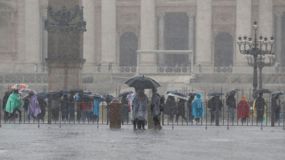 İtalya'nın Sicilya adası sele teslim: 2 ölü