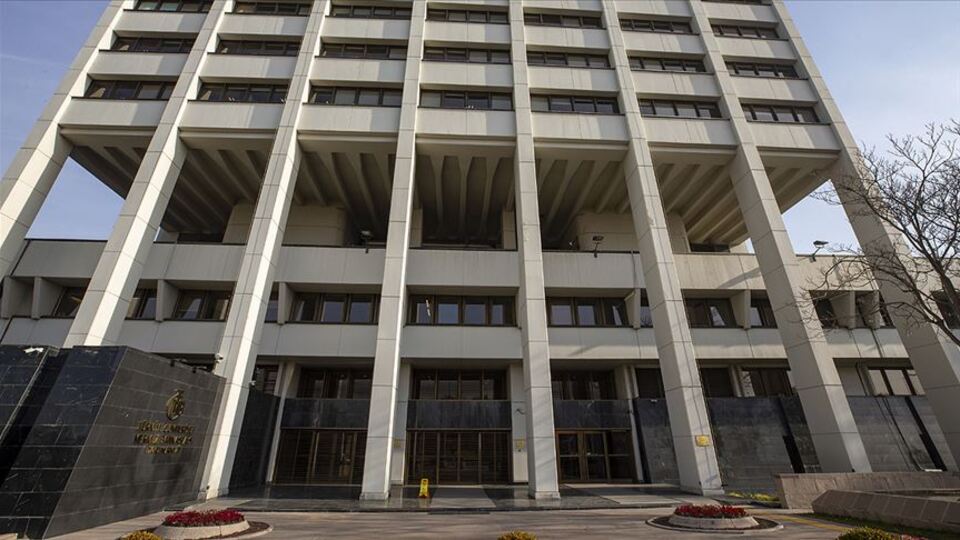 Merkez'den piyasaya 8 milyar lira