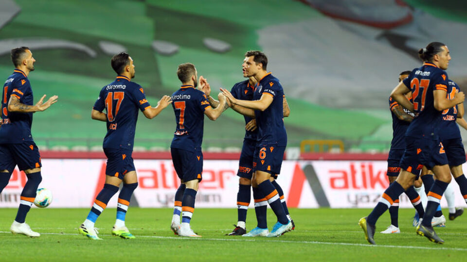 23 futbolcu ilke yakın