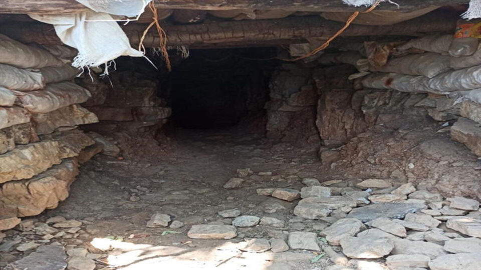 1200 metrelik tünelde silah ve mühimmat