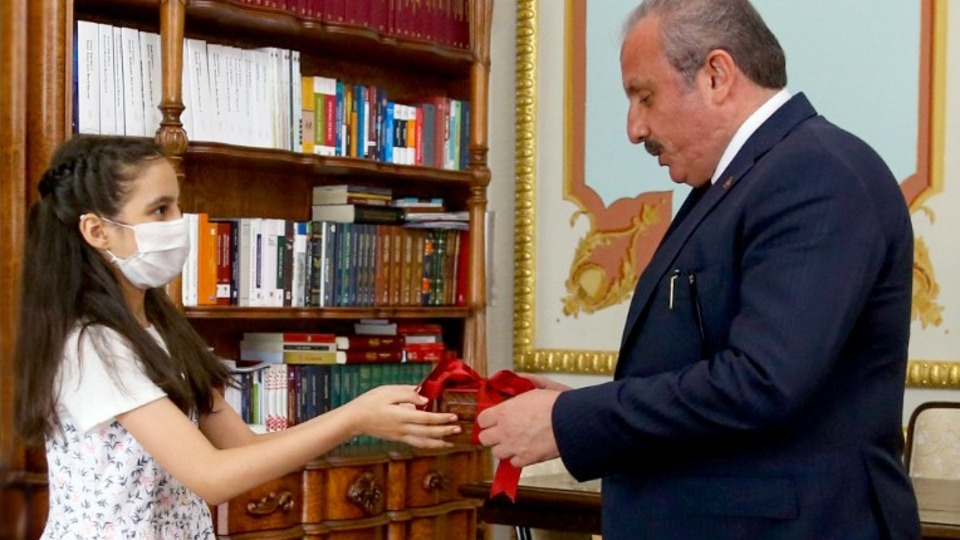 İlkokul öğrencisinden anlamlı bağış