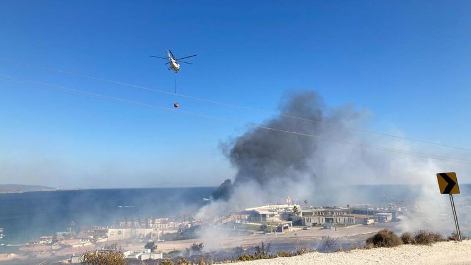 Alaçatı'da korkutan yangın