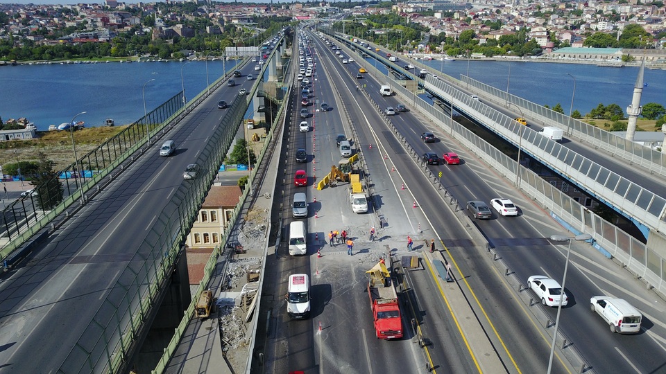 Haliç Köprüsü'nde bir ay sürecek yol çalışması başladı