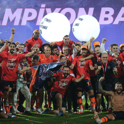 "Başakşehir'e tebrik, Fenerli'ye sorgu"