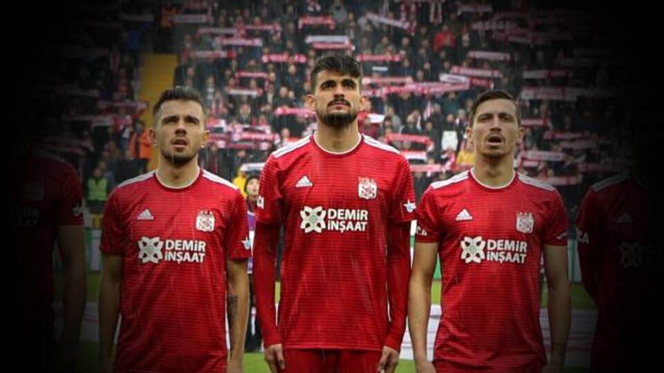 Mert Hakan Yandaş, Fenerbahçe'de!